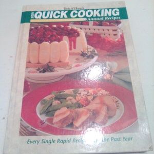 Quick Cooking Annual Recipes 2001 by Taste Of Home